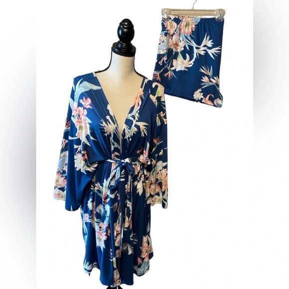 Flora robe & matching shorts - Picture 1 of 5